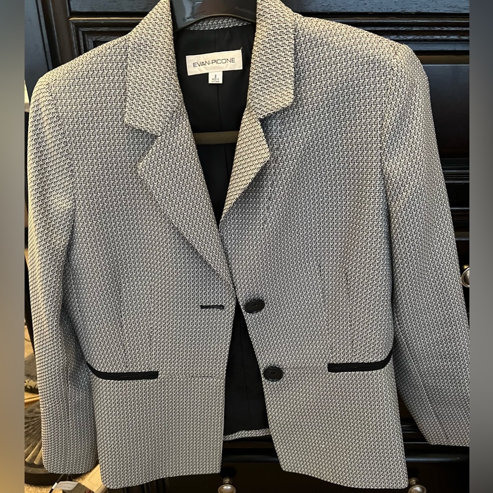 Women’s Evan Picone Blazer